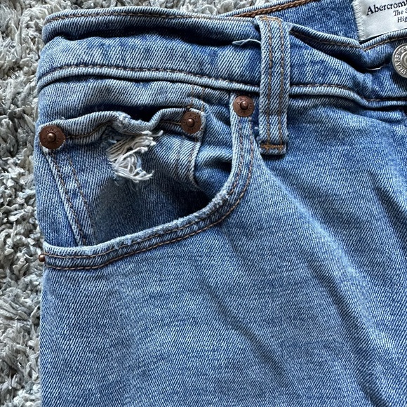 Abercrombie and Fitch skinny high rise blue jeans - Picture 5 of 8